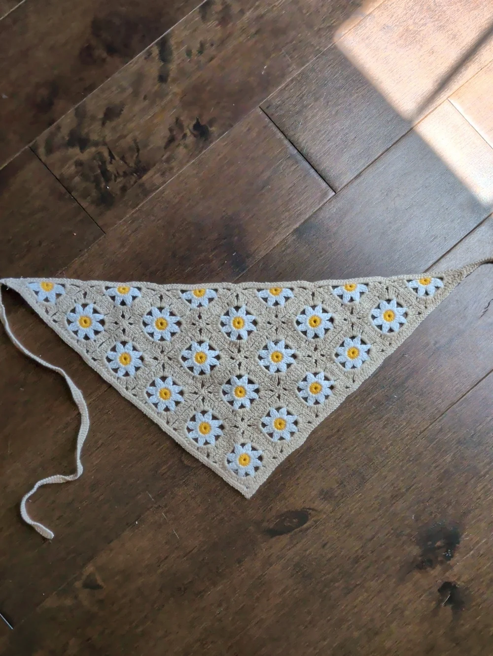 Handmade‎ Daisy Crochet Triangle Bandana Scarf - Cream with White & Yellow